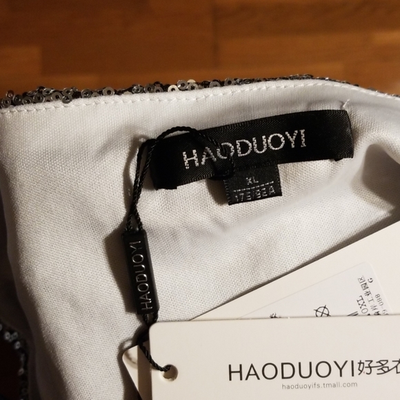 NWT Silver sequin top L - Picture 4 of 4